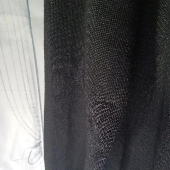 Heart N Crush black sweater - Picture 7 of 7